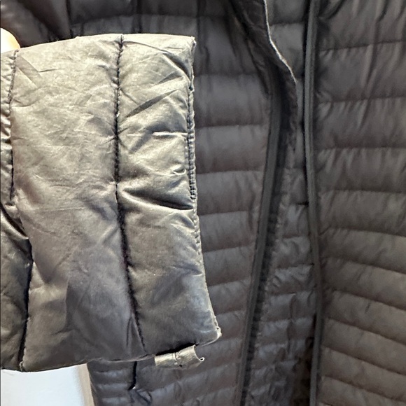 Patagonia Women's black Puffer Coat - Picture 6 of 7